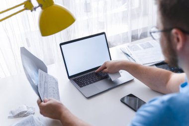 adam baş x-ray kontrol. Online doktor kontrol. Sağlık sigortası. kopya alanı