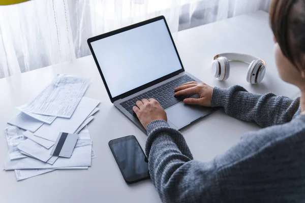 Woman Sitting Home Working Laptop White Screen Copy Space — Stock Photo, Image