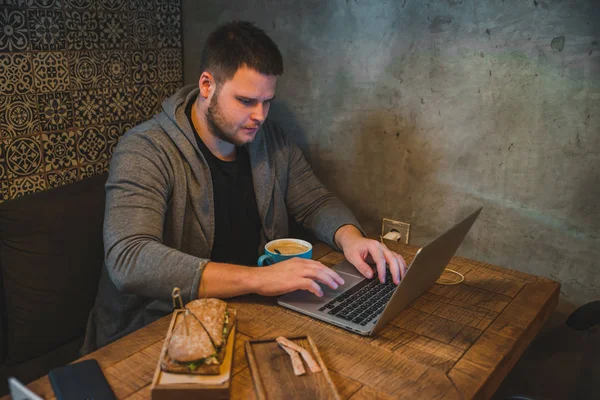 Man Working Laptop Cafe Breakfast Sandwich Coffee Concept — Stock Photo, Image