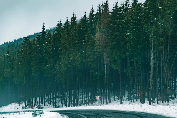 Lege Gesneeuwde Weg Bergen Concept — Stockfoto