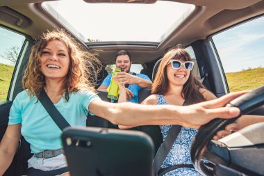 arkadaşlar uzun bir yolculuk.