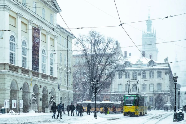 Lviv Ucrânia Março 2018 Centro Cidade Europeia Coberta Neve Tempestade — Fotografia de Stock