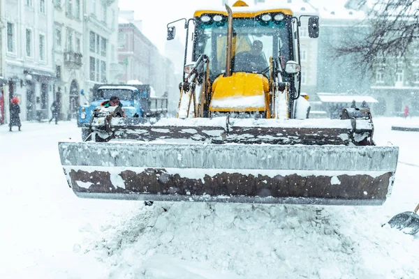 Gente Limpiando Calles Ciudad Después Del Concepto Tormenta Nieve —  Fotos de Stock