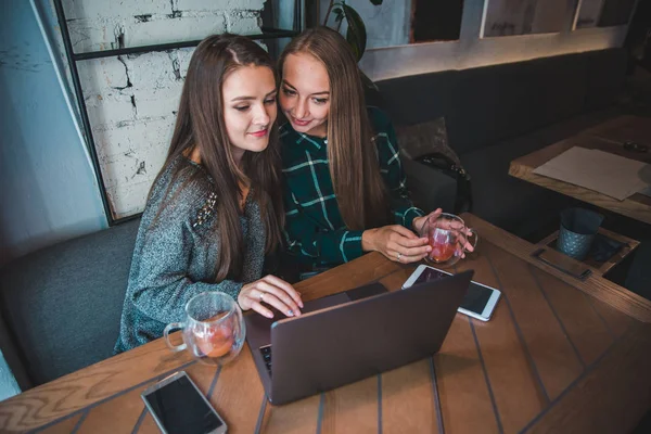 Two Modern Women Having Meeting Cafe Working Laptop Ant Tablet — Stock Photo, Image