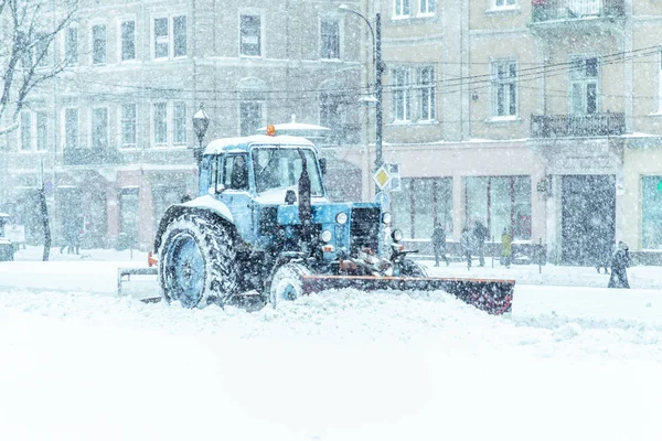 Quitanieves Cerca Limpieza Calle Concepto Nieve —  Fotos de Stock