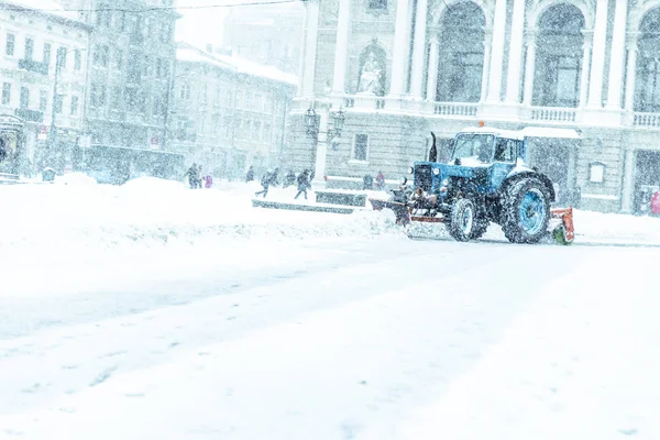 Quitanieves Centro Ciudad Limpieza Del Concepto Nieve —  Fotos de Stock