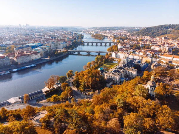 Vista Aérea Praga Outono Rio Vltava Manhã — Fotografia de Stock