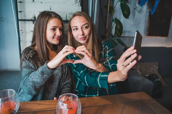 Two Girlfriends Taking Selfie While Sitting Cafe Drinking Fruit Tea — Stock Photo, Image