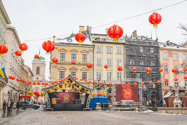 Lviv Ukrajna 2018 Február Kínai Dekoráció Fények Európai Város Utcáin — Stock Fotó