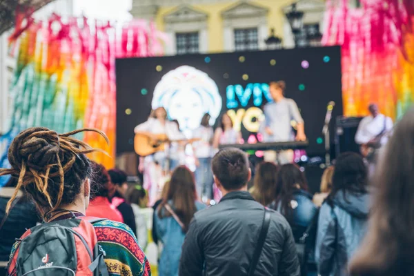 Lviv Ukraine Junho 2018 Pessoas Ouvindo Música Cena Festival Música — Fotografia de Stock