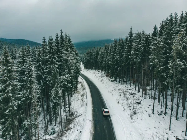 Freedom Concept Aerial View Suv Snowed Highway Road Trip Car — Stock Photo, Image