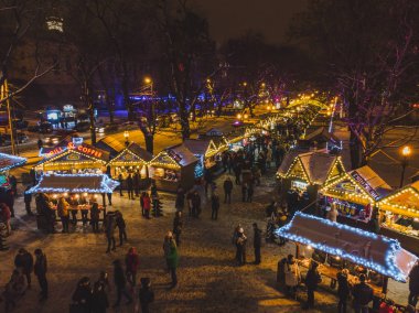 gök olayları Eski Şehir Meydanı Noel Festivali ile görüntüleyin. tatil