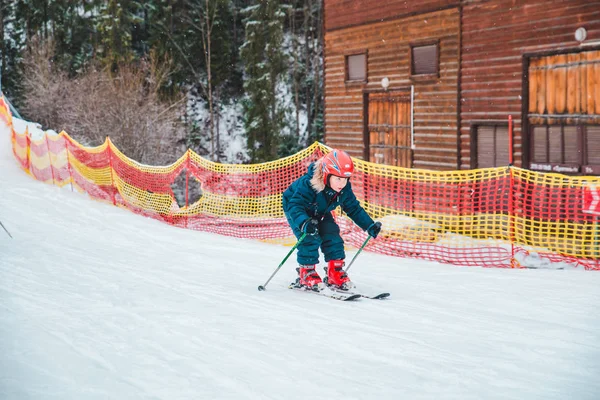 Bukovel Ukrayna Aralık 2018 Kar Yağdı Hill Adlı Onun Tarafından — Stok fotoğraf