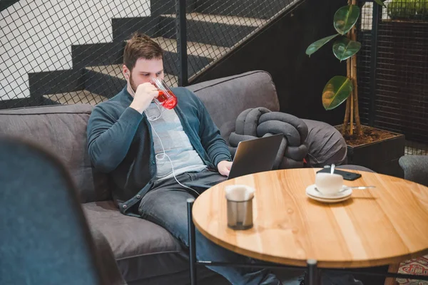 Man Sitting Cafe Headset Laptop Working Cafe Freelance Concept Lifestyle — Stock Photo, Image