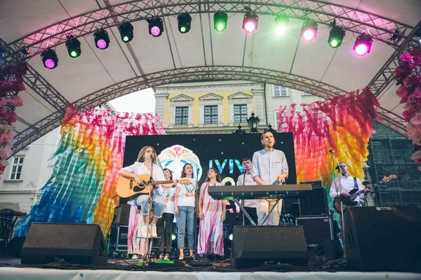 Lviv Ukrayna Haziran 2018 Insanlar Müzik Dinleme Sahneden Müzik Festivali — Stok fotoğraf