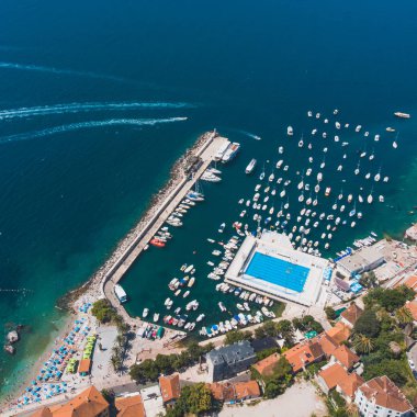 havadan görünümü herceg novi Karadağ sunny Beach. yaz tatili