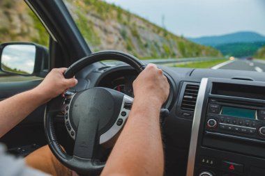 adam sürüş araba otomobil yarışçısı. araba yolculuğu