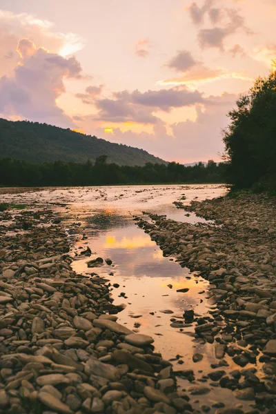 Landschaft Blick Auf Den Sonnenuntergang Über Gebirgsfluss Freien — Stockfoto