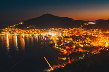 Budva şehir gece cityscape bakış