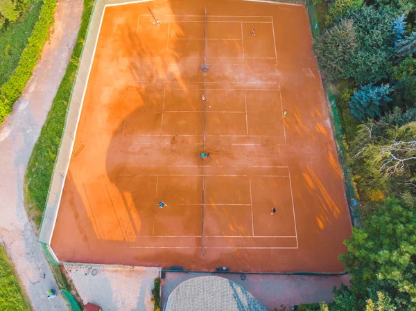 Вид з повітря на тенісний корт. спортивна діяльність — стокове фото