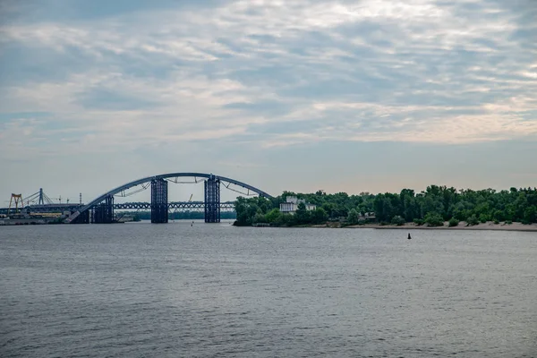 朝の架橋川 — ストック写真