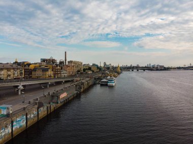 Hava kenti nehir. rivershore. kopya alanı