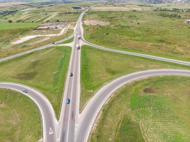 Lviv, Ukrayna-10 Temmuz 2018: otoyol havadan görünümü. Yaz saati
