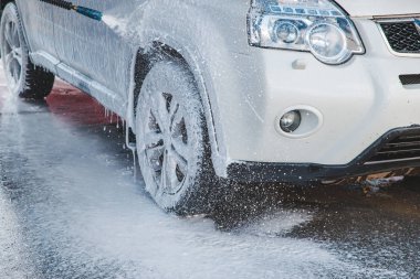 oto yıkama konsepti. sabun araç