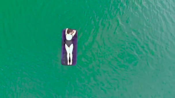 Young Woman Mattress Lake Azure Water Aerial View — Stock Video