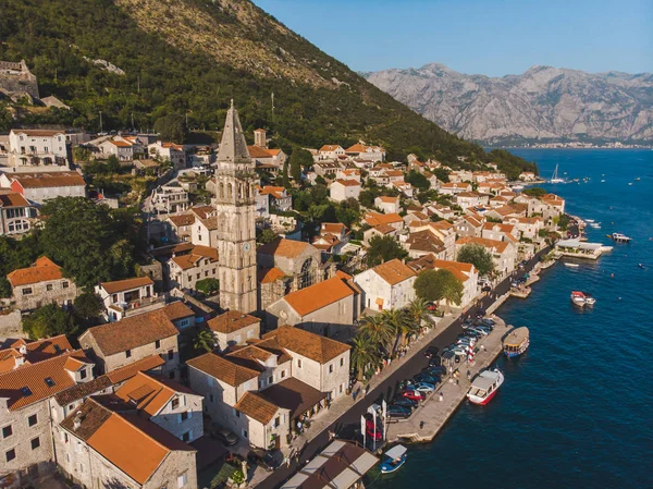 Vista aérea de la ciudad de Perast en Montenegro —  Fotos de Stock