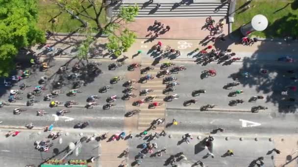 Widok Góry Rower Miasta Grupy Wielkich Ludzi Jeżdżąc Razem Zdrowy — Wideo stockowe