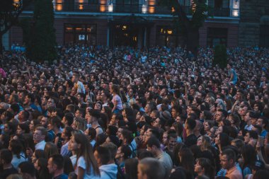 Lviv, Ukrayna - 18 Haziran 2019: konsept açık havada insanların kalabalık