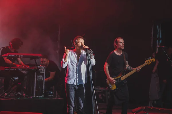 LVIV, UKRAINE - June 18, 2019: Svyatoslav Vakarchuk ukrainian rock singer at stage — Stock Photo, Image