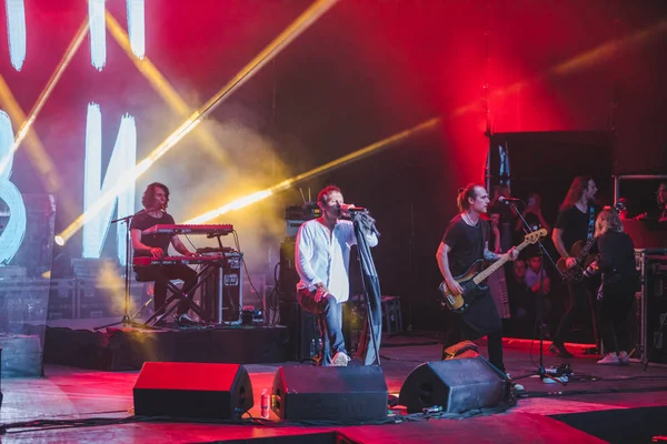 LVIV, UKRAINE - June 18, 2019: Svyatoslav Vakarchuk ukrainian rock singer at stage — Stock Photo, Image