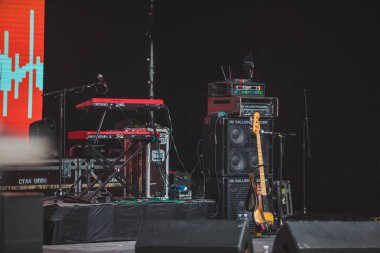 Lviv, Ukrayna - 18 Haziran 2019: rock grubu konser hazırlığı