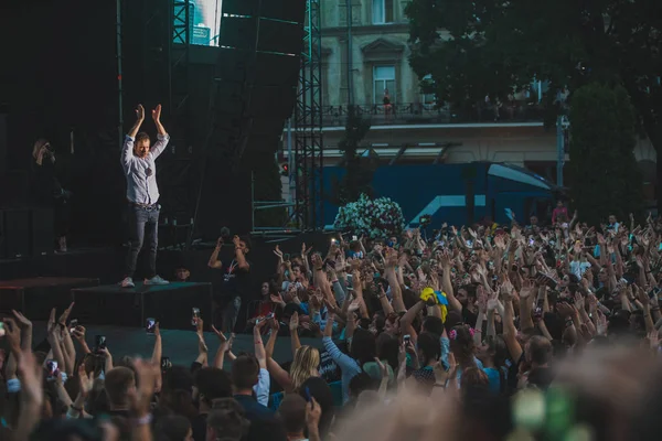 LVIV, UCRAINA - 18 giugno 2019: Svyatoslav Vakarchuk cantante rock ucraino in scena — Foto Stock