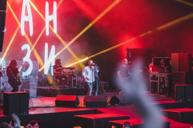 Lviv, Ukrayna - 18 Haziran 2019: Svyatoslav Vakarchuk ukraynalı rock şarkıcısı sahnede