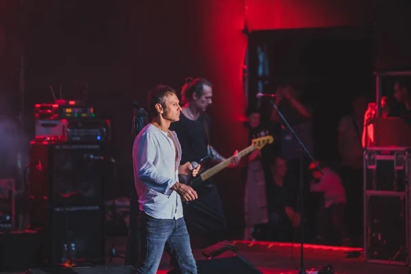 LVIV, UKRAINE - June 18, 2019: Svyatoslav Vakarchuk ukrainian rock singer at stage — Stock Photo, Image