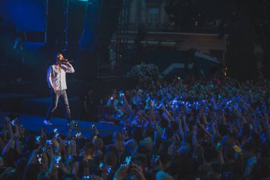 Lviv, Ukrayna - 18 Haziran 2019: Svyatoslav Vakarchuk ukraynalı rock şarkıcısı sahnede