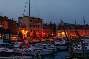 Croatia Rovinj şehirde alacakaranlık