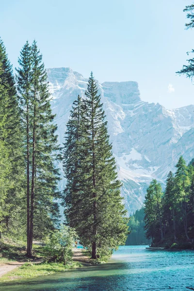 View of braies lake in alps mountains — Stock Photo, Image