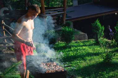 BBQ yangın at pişirme et