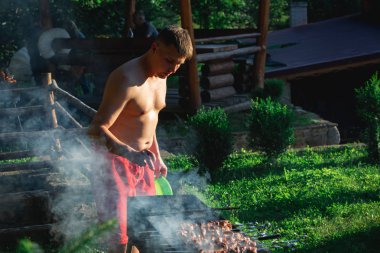 BBQ yangın at pişirme et