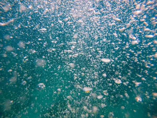 Vista astratta borbotta in acqua — Foto Stock