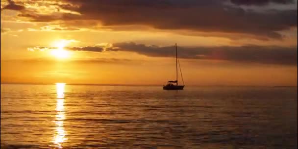 Timelaps Coucher Soleil Dessus Mer Avec Yacht Bateau Quai Heure — Video