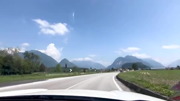 Auto Guida Strada Montagne Dritte Avanti — Video Stock
