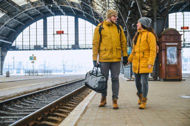 Tren İstasyonu kablolama tren için çifte