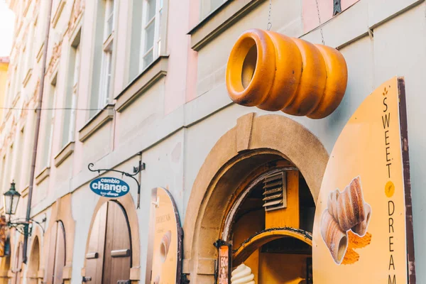 PRAGUE, CZECH REPUBLIC - September 22, 2018: national czech food trdlo at store — Stock Photo, Image