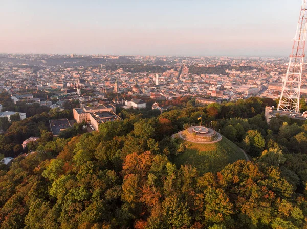 Aerial view of high castle city park — ストック写真