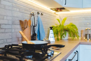 Fırında krep ile tava. Boşluğu kopyala.